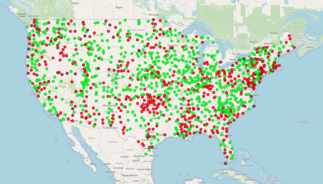 Die „Zombikarte“ zeigt sowohl aktive US-Wetterstationen (grün) als auch Geisterstationen (rot).