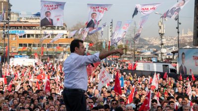 Erdoğan räumt historischen Sieg der Opposition bei Kommunalwahlen in der Türkei ein