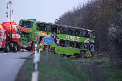 Flixbus appelliert nach Unfall auf A9: „Bitte anschnallen“