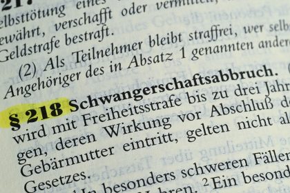 Bundestag: Abschaffung von Paragraf 218 soll beraten werden