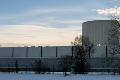 In dieser Halle auf dem Gelände des früheren Kernkraftwerks Gundremmingen wird der Atommüll gelagert.