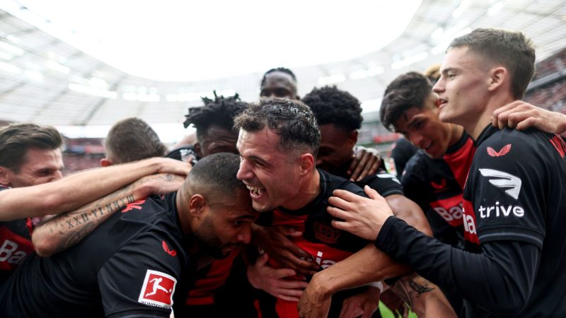 Bayer Leverkusen ist zum ersten Mal deutscher Fußball-Meister.