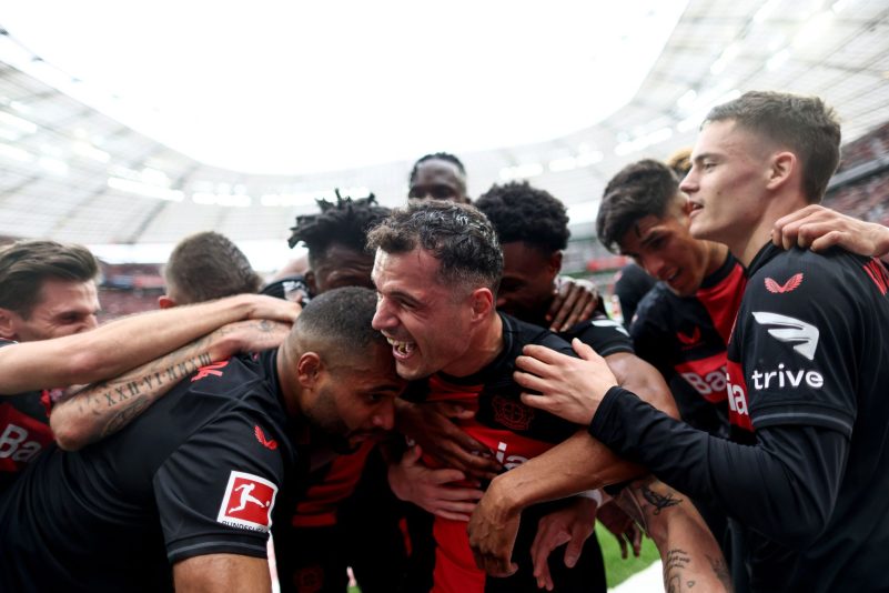 Bayer Leverkusen ist zum ersten Mal deutscher Fußball-Meister.