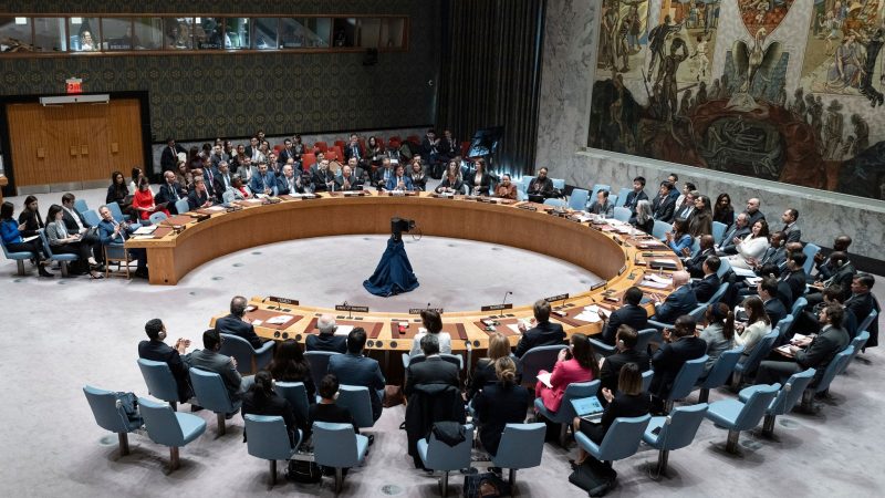 Mitglieder des Sicherheitsrats der Vereinten Nationen nach einer Abstimmung. Auch ide Staats- und Regierungschefs des G7-Treffens verurteilten den iranischen Angriff aufs Schärfste.