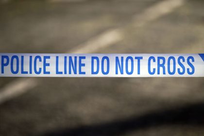 Mann attackiert Priester während Gottesdienst