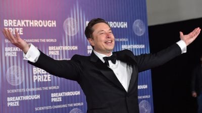 Tesla will seine Aktionäre erneut über ein Dutzende Milliarden Dollar schweres Aktienpaket für Firmenchef Elon Musk abstimmen lassen.