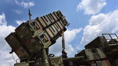 Mützenich lehnt NATO-Schutz des ukrainischen Luftraums ab