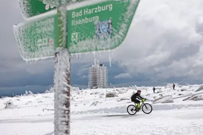 Neuschnee: Massenkarambolage auf A70 und A8, A7 zeitweise gesperrt, viele Unfälle