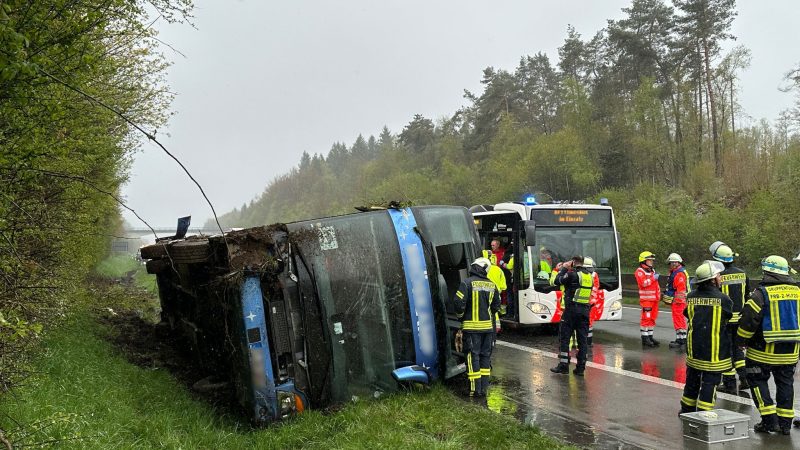 Frankreich: Deutsche und französische Schulkinder bei Busunfall verletzt