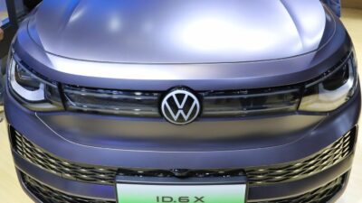 In China entwickelt sich der Markt rasant in Richtung smarter Elektroautos. Im ersten Quartal hat der Volkswagen Konzern in China nach eigenen Angaben 693.600 Fahrzeuge an Kunden ausgeliefert.