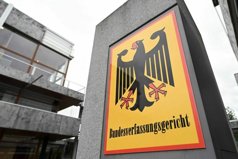 Der Kläger hatte sich mit der Beschwerde in Karlsruhe gegen die Abweisung seiner Klage auf Unterlassung durch den Bundesgerichtshof im vergangenen Jahr gewendet.
