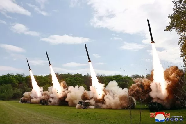 Eine Raketenübung in Nordkorea an einem nicht genannten Ort.