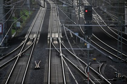 Kabeldiebe legen Bahnverkehr in Nordrhein-Westfalen teilweise lahm