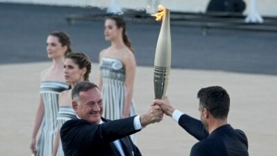 Olympisches Feuer erreicht Frankreich: Mehr als 150.000 Menschen feiern in Marseille