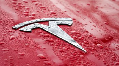 Tesla fährt Autoproduktion herunter