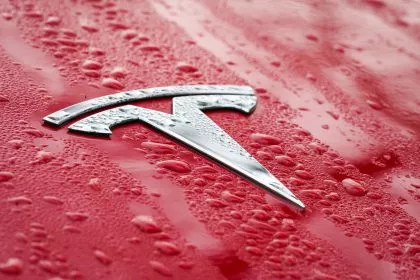 Tesla fährt Autoproduktion herunter
