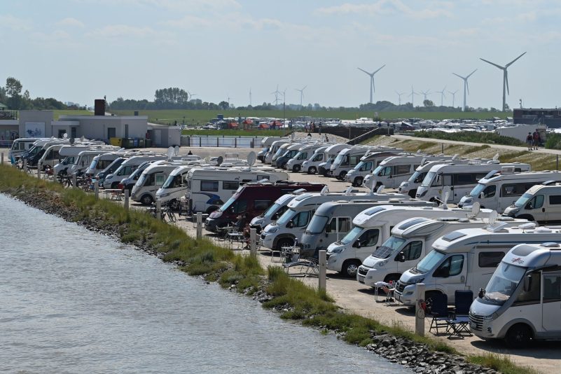 Die Nachfrage nach Wohnmobilen wächst immer weiter. Grund dafür sei auch ein Imagewandel weg vom Spießigen.