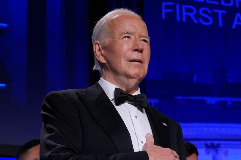 Joe Biden begann seine Rede mit Blick auf sein Alter selbstironisch, wurde aber auch ernst.