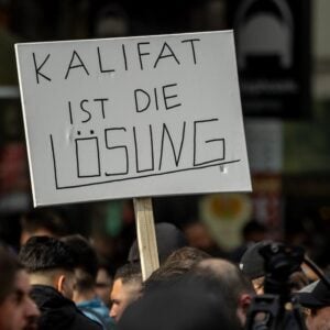 Islamisten-Demo: Faeser will hart durchgreifen, Buschmann schlägt Auswanderung vor