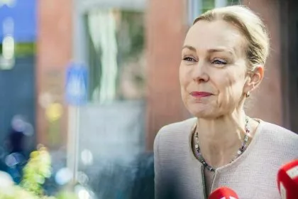 Berliner Verkehrssenatorin verliert Doktortitel – und tritt zurück