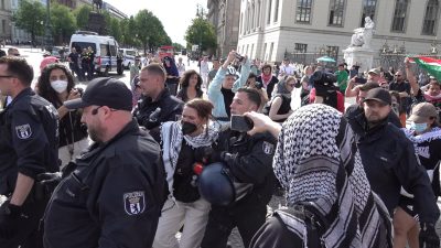 Propalästinensischer Protest: Polizei verhindert Besetzung von Humboldt-Universität