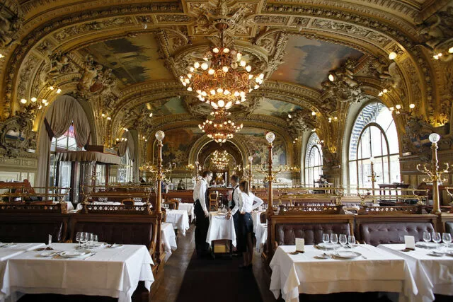 Blick ins Le Train Bleu