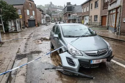 Sinflutartige Regenfälle setzen Teile von Belgien und Ostfrankreich unter Wasser