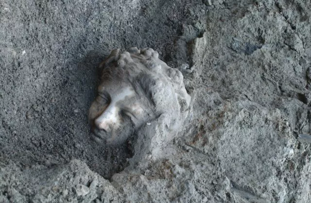 In der Villa gefundene Marmorstatue