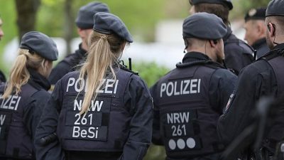 Polizei in Sachsen ermittelt nach Vorfall mit wehrmachtsähnlichen Fahrzeugen