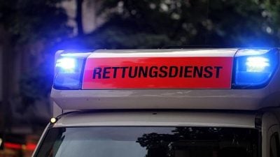 Explosion am Zaun bei der Berliner Polizei – „schwerer Sicherheitsvorfall“ mit zwei Verletzten