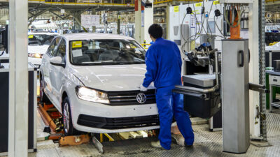 Bauteile aus Zwangsarbeit in China verwendet: BMW und VW droht Ungemach in den USA