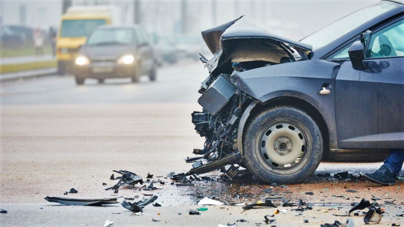 Ein Moment, der alles verändert: E-Autos können das Gefahrenpotenzial von Unfällen noch erhöhen.