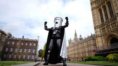 „Graf Mülltonnengesicht“ will das Londoner Rathaus stürmen