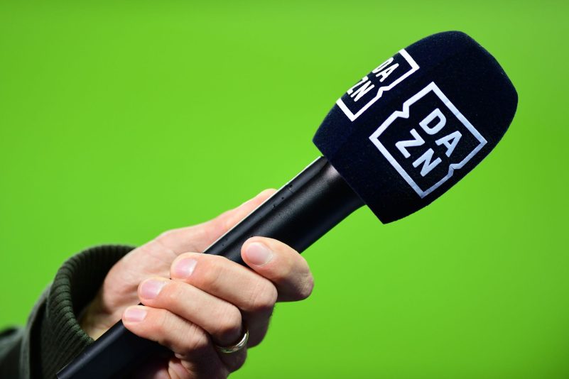 Der Internet-Sender DAZN hat im Streit mit der DFL nach eigenen Angaben die Deutsche Institution für Schiedsgerichtsbarkeit (DIS) eingeschaltet.