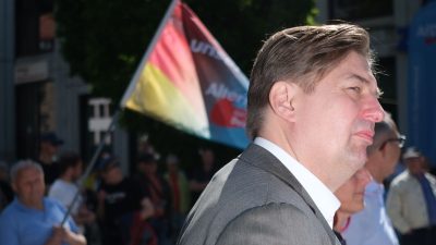 Hitzige Diskussion: AfD-Spitzenkandidat Krah tritt nach Spionagevorwürfen wieder öffentlich auf