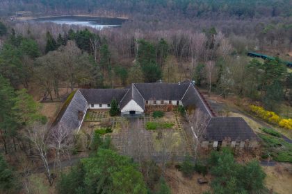 Verschenken? Debatte um Areal mit ehemaliger Goebbels-Villa bei Berlin