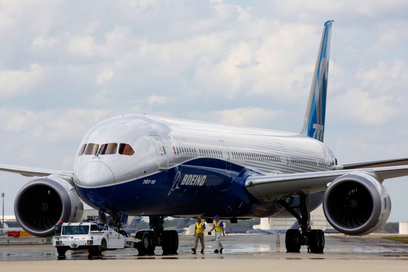 Ein Boeing-Mitarbeiter kritisiert, dass beim Bau vieler 787 «Dreamliner» zu hohe Spaltmaße zwischen den Rumpfteilen zugelassen worden seien.