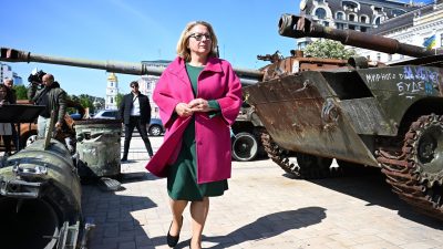 Entwicklungsministerin Schulze in Kiew – Gesprächspartner überraschend gefeuert