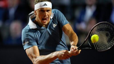 Tennis-Olympiasieger Zverev erreicht Viertelfinale in Rom