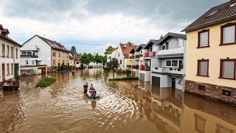 In Saarbrücken, nur rund 15 Autominuten vom hier gezeigten Kleinblittersdorf entfernt, forderte die Hochwasserlage ein Todesopfer.