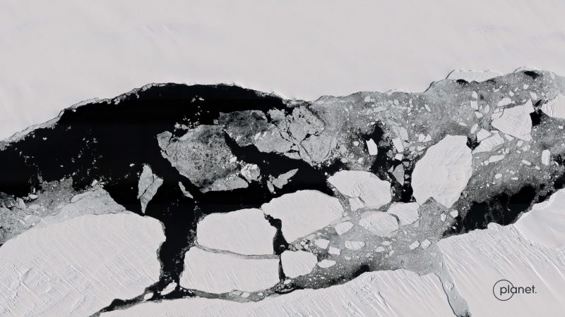 Der Abbruch des Eisbergs «Chasm-1» vom Brunt-Schelfeis in der Antarktis (Handout eines Satellitenbildes vom  26.01.2023)