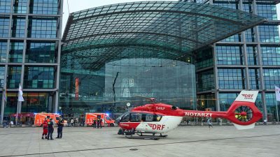 Hauptbahnhof Berlin: Frau von ICE erfasst und gestorben, Kind schwer verletzt