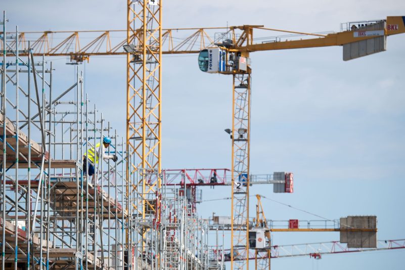Die Zahl der fertiggestellten Wohnungen hat sich seit dem Jahr 2021 kaum verändert.