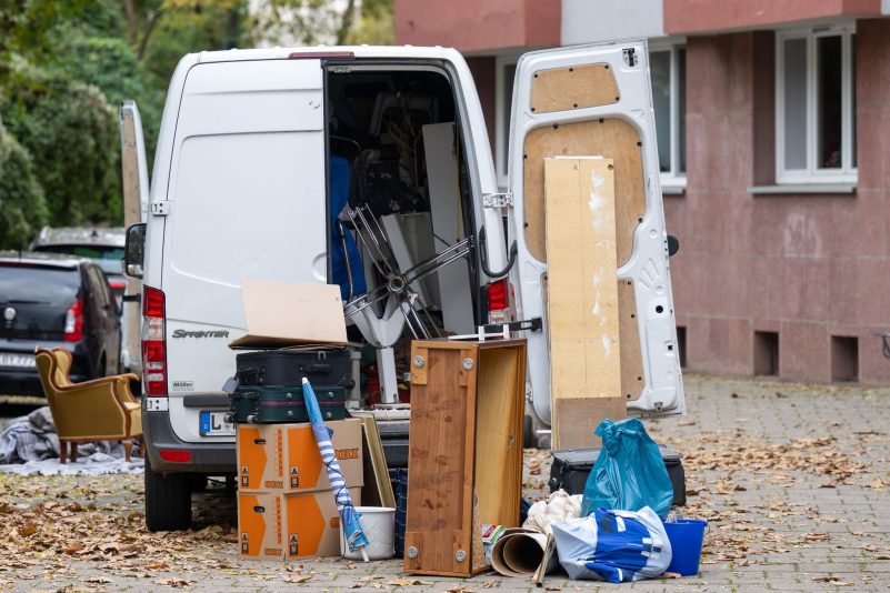 Mann stiehlt aus Versehen Transporter für Umzug