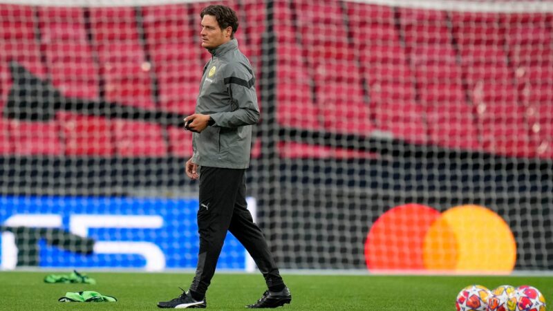 Dortmunds Cheftrainer Edin Terzic beim Abschlusstraining im Wembley-Stadion.