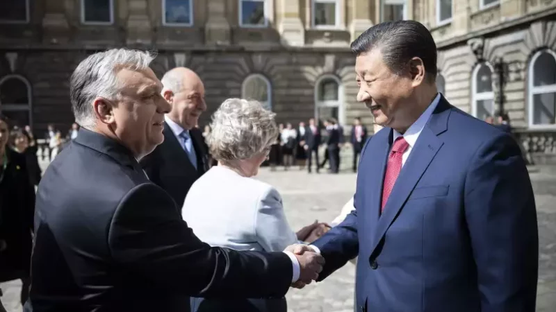 Xi Jinping in Ungarn: Orbán demonstriert Einigung mit Peking