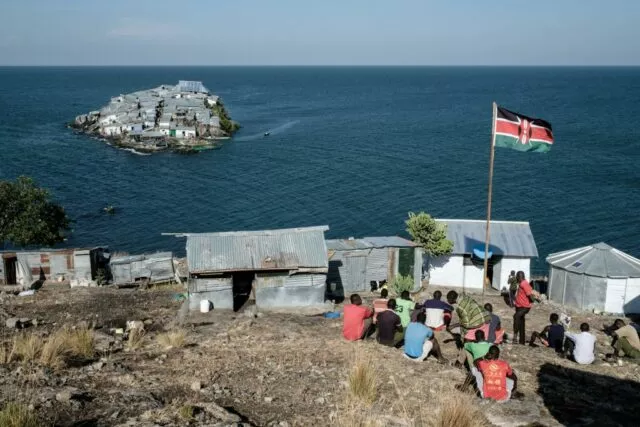 Fischer von Migingo werden von Marinesoldaten vor Piraten geschützt