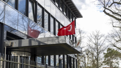 Drei Verdächtige ermittelt nach Angriff auf türkisches Generalkonsulat
