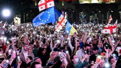 Georgien setzt Gesetz in Kraft – trotz gewaltigem Widerstand