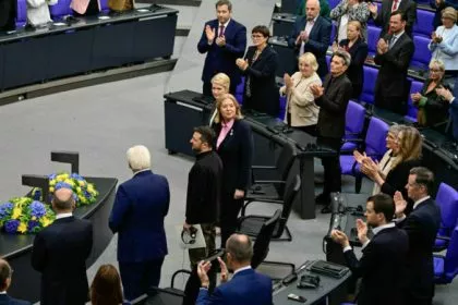 Selenskyj hält Rede im Bundestag – Bündnis Sahra Wagenknecht und AfD boykottieren